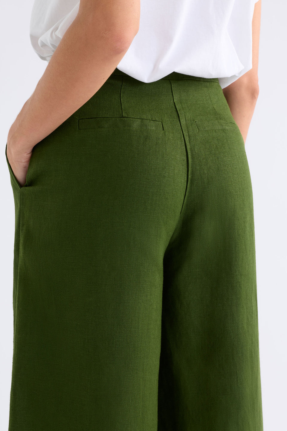 Anneli Linen Pant Model back close up | OLIVE