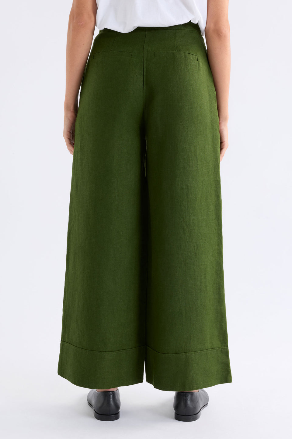 Anneli Linen Pant Model back close up | OLIVE