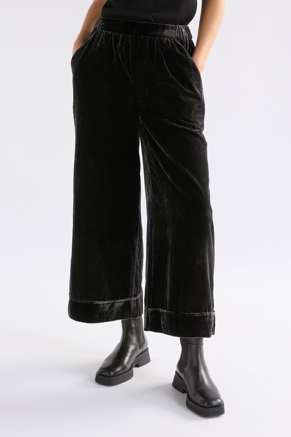 Metti Velvet Wide Leg Pant Model Front Crop | CHARCOAL