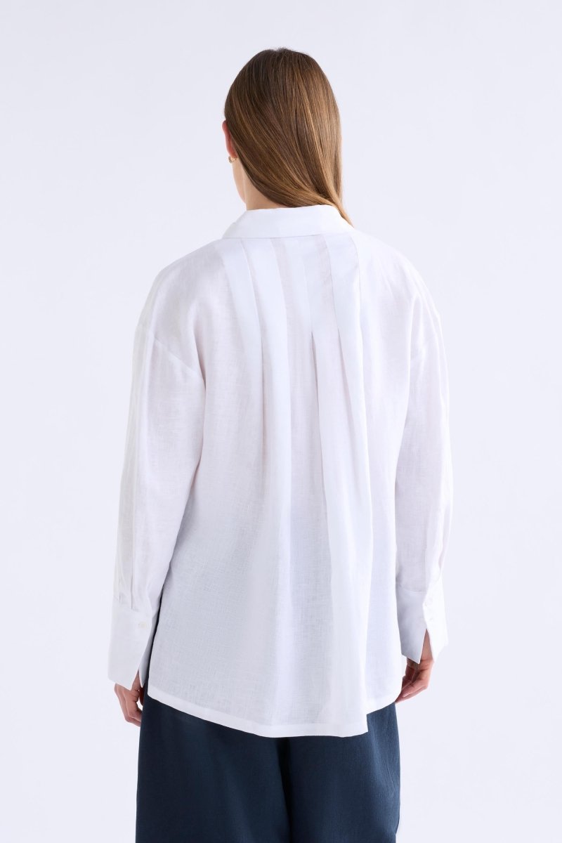 Stilla Linen Shirt with High-Low Hem and Back Pleat Detail Model back | WHITE