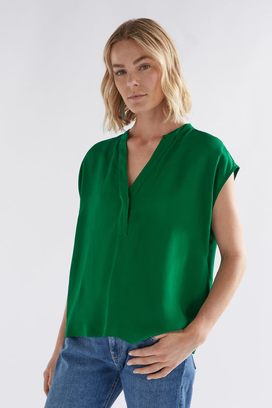 Parq Waffle Crepe V-Neck Top with Cap Sleeve Model Front | JEWEL GREEN