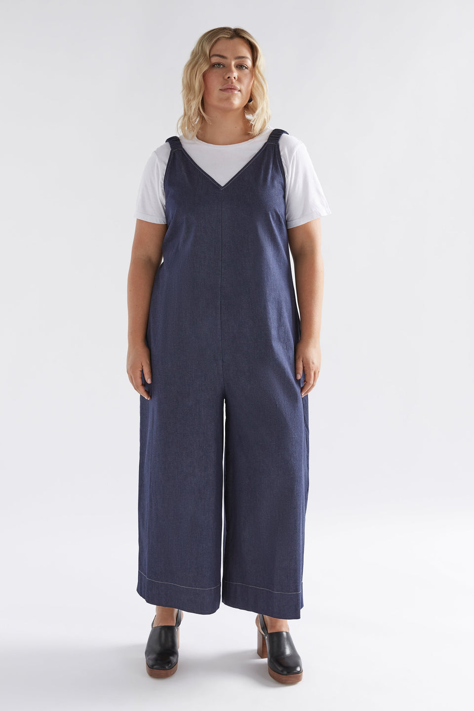 Yens Wide Leg Sleeveless Denim Jumpsuit Model Front with Tee Shirt Curve | DENIM