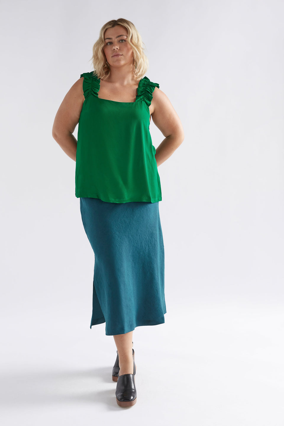 Parq Ruffle Strap Tank Model Front Full Body Curve | JEWEL GREEN