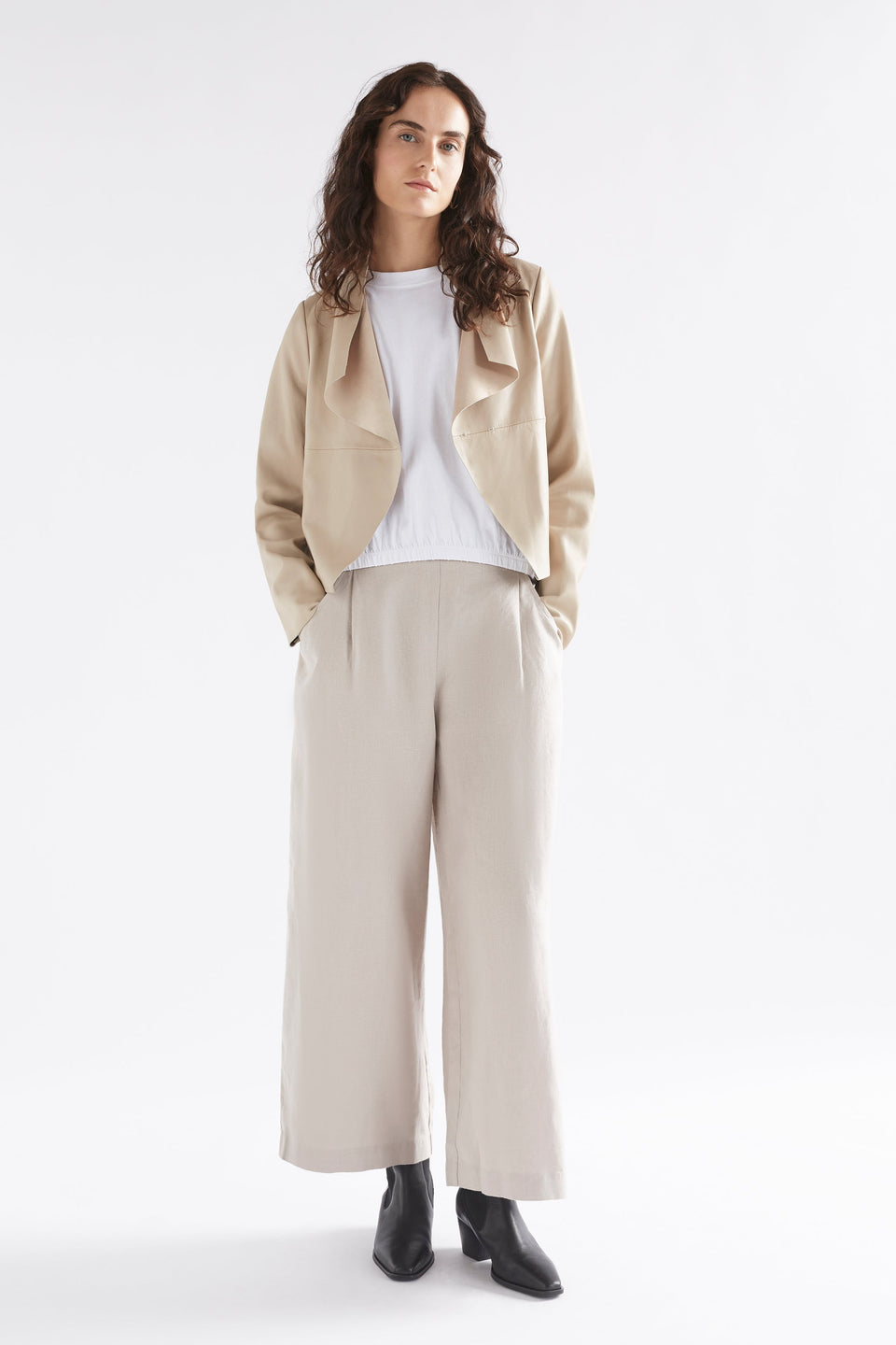 Fine Leather Lightweight Jacket Model full Body Front | STONE