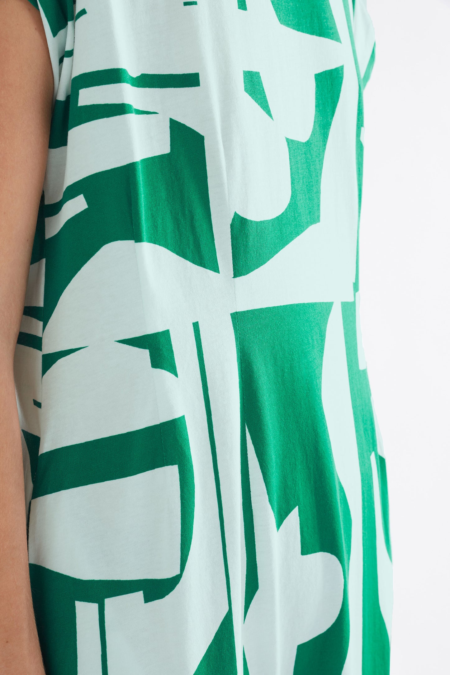 Joia Jersey T-shirt Dress Model Waist Detail | GREEN BRAQUE PRINT