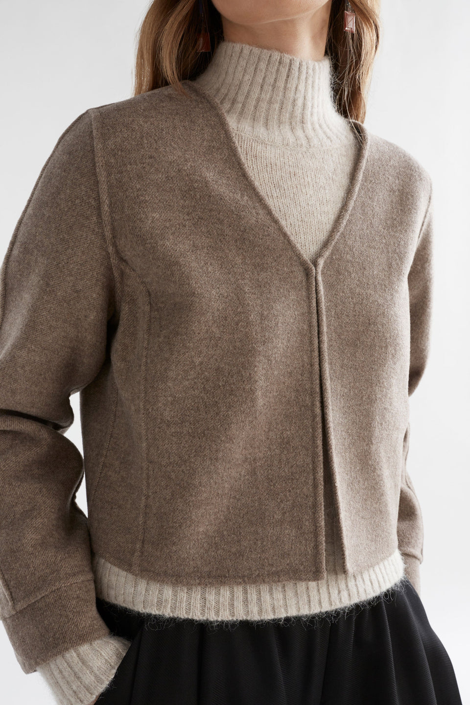 Sesa Cropped Wool Twill Jacket Model Front detail | LATTE