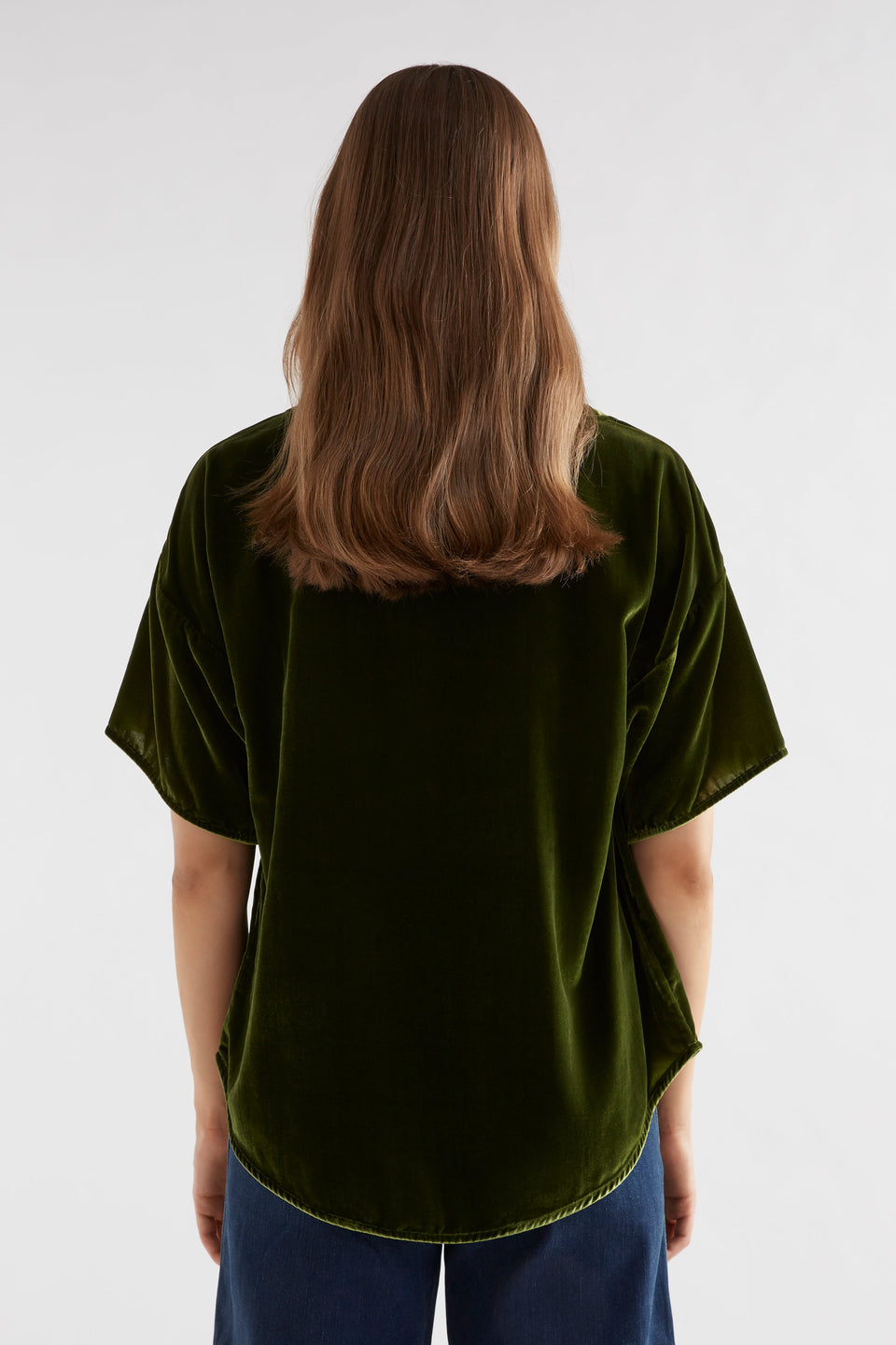 Suuri Boxy Sleeve Drop Shoulder Velvet Top Model Back | MOSS GREEN
