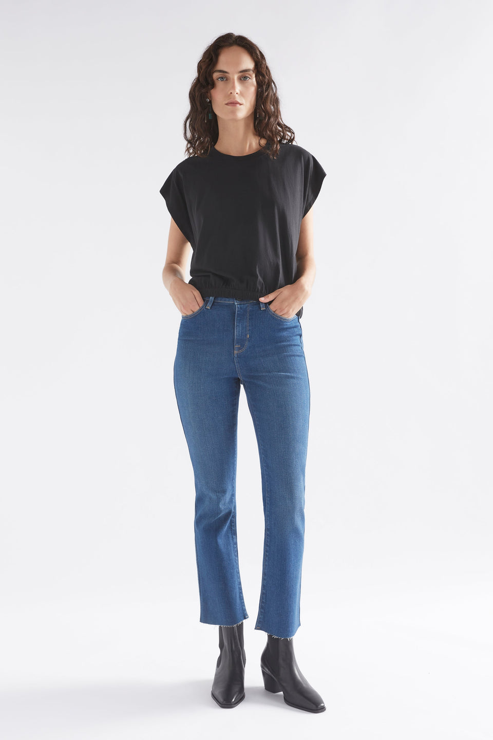 Kruise Organic Cotton Jersey Cropped Elastic Hem Semi Cropped Tee Model Front Full Body | BLACK