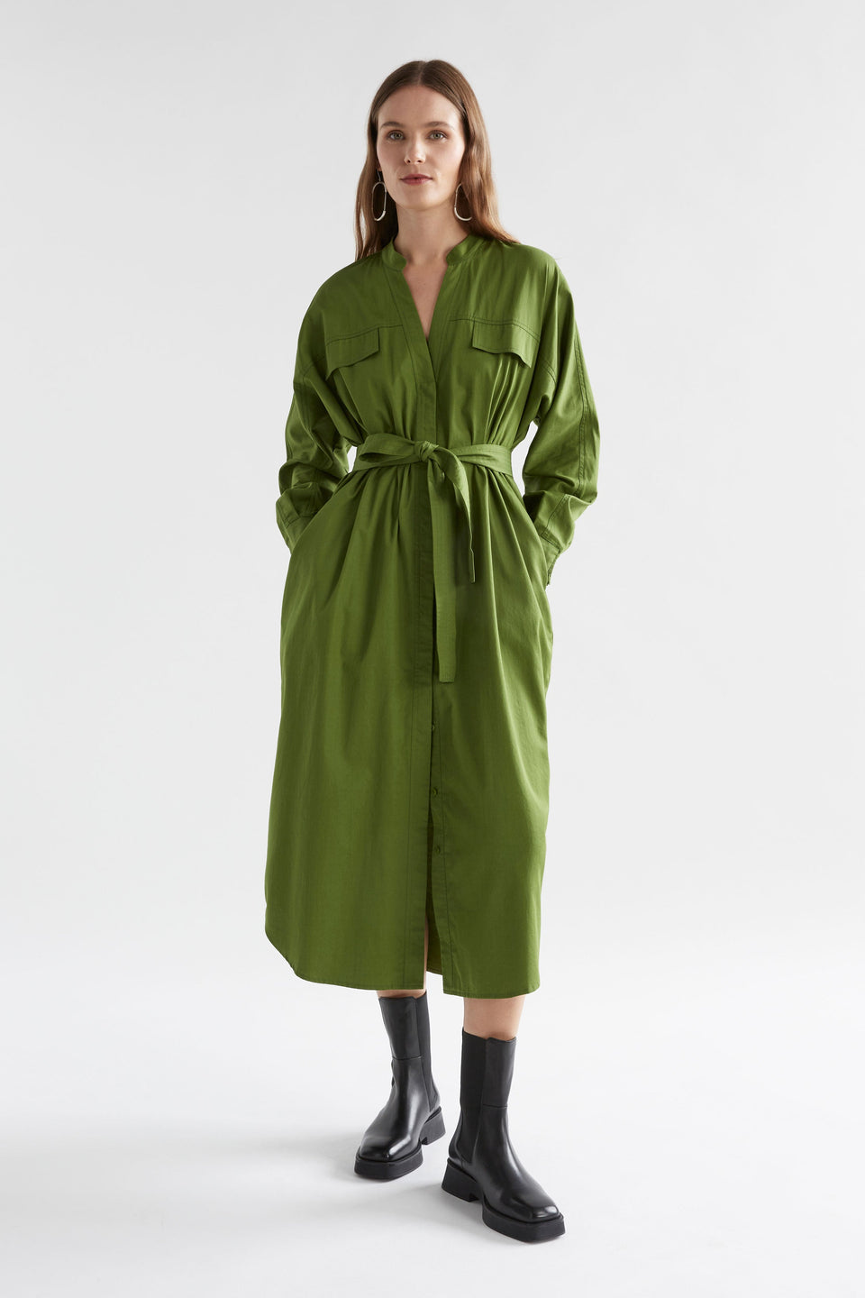 Eller Organic Cotton Midi Shirt Dress with Mandarin Collar Chest Pockets Front Model waist tie | GREEN MOSS