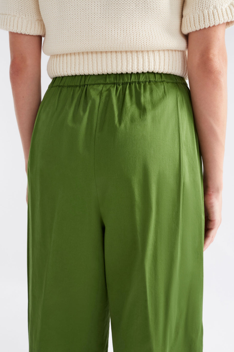 Eller Wide Leg Elastic Waist Organic Cotton Pant Model Back Detail | GREEN MOSS