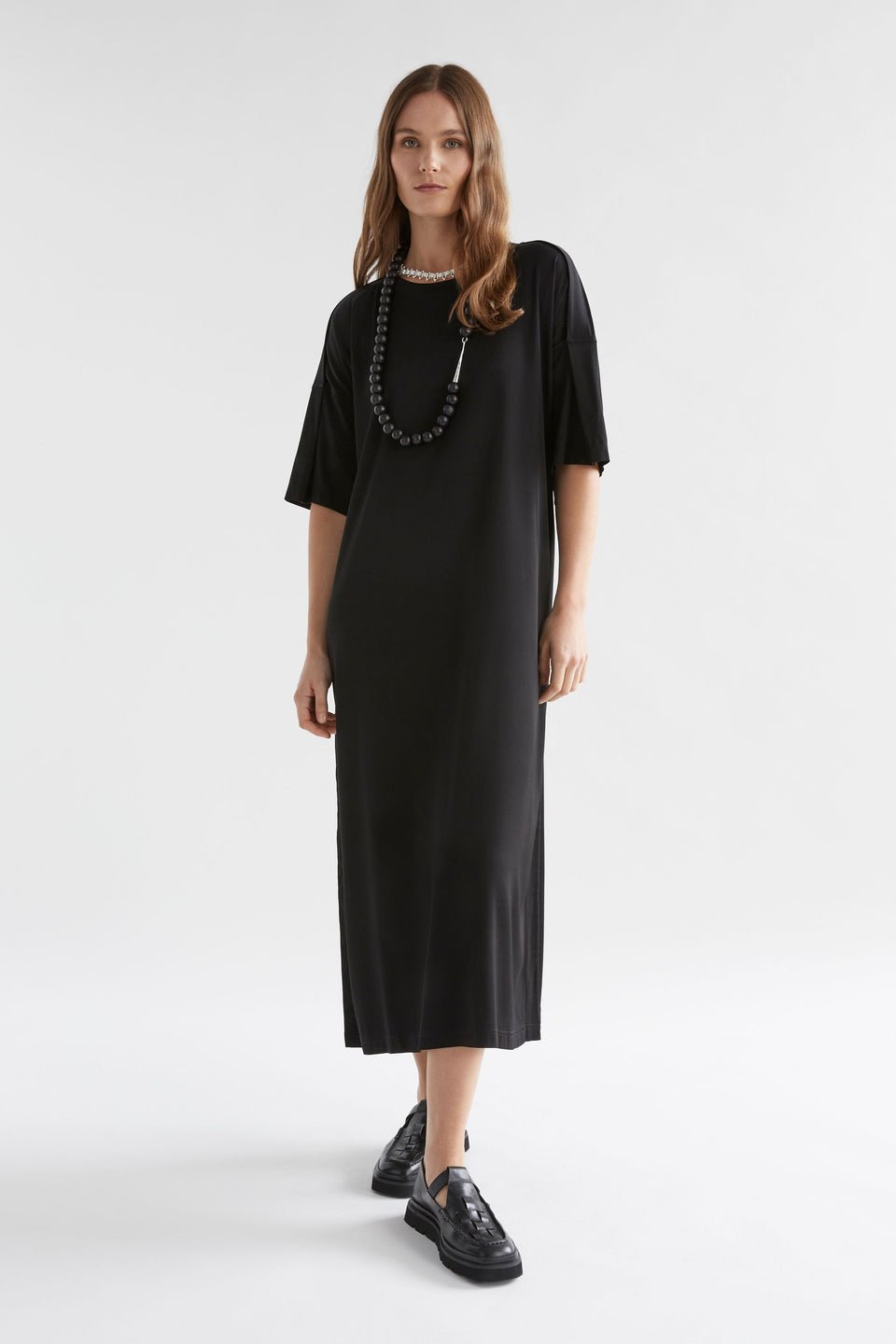 Alden Midi Jersey Tee Dress with Waist Tie Model Front without tie | BLACK