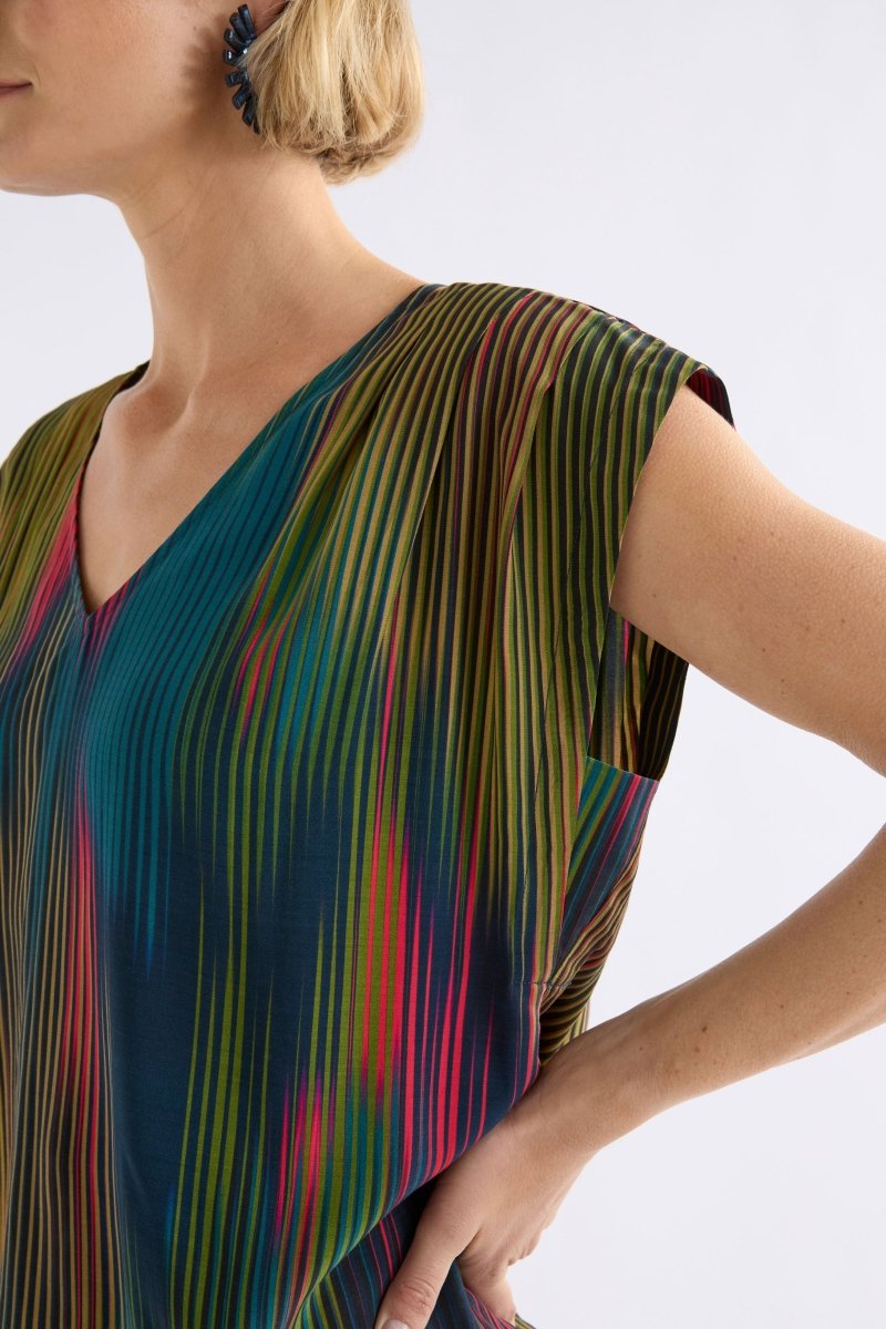 Kirra V-neck Short Sleeve Silky Evening day Top ELK model Detail | ARRAN STRIPE PRINT