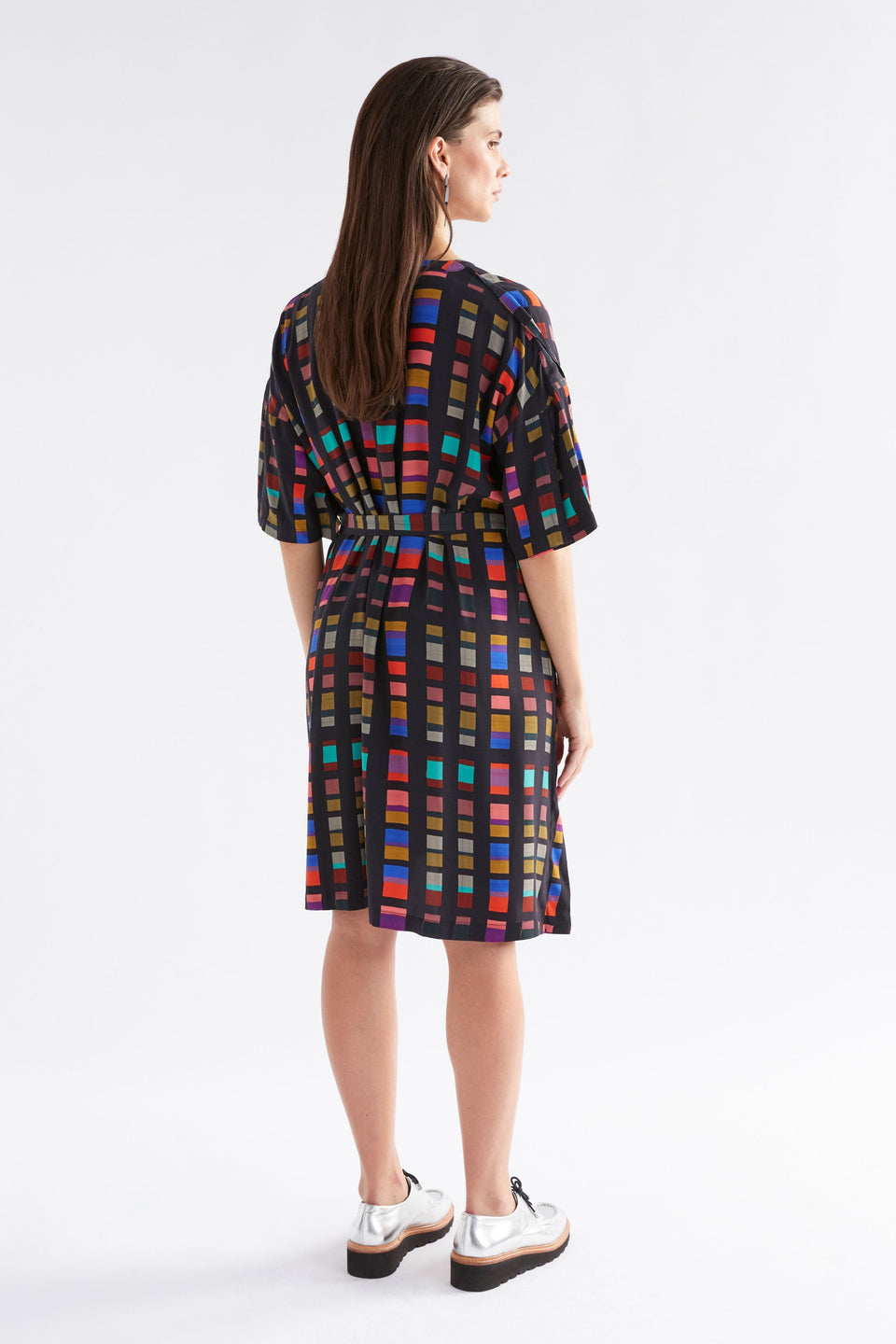 Kira Silky Wide Tee Sleeve Relaxed Shift Dress with Optional Waist Tie Model Back | TESSELA PRINT