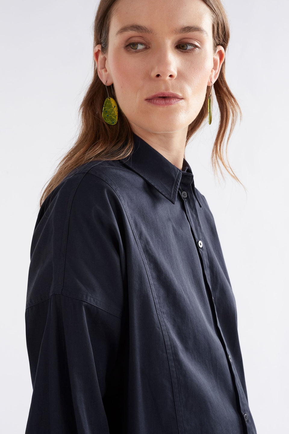 Tiga Organic Cotton Back Pleat and Tie Detail Shirt Model Front Detail | NEW NAVY