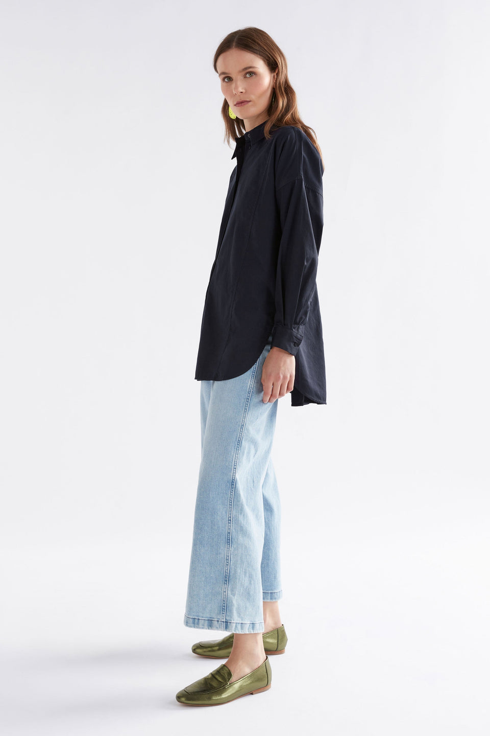 Tiga Organic Cotton Back Pleat and Tie Detail Shirt Model Side | NEW NAVY