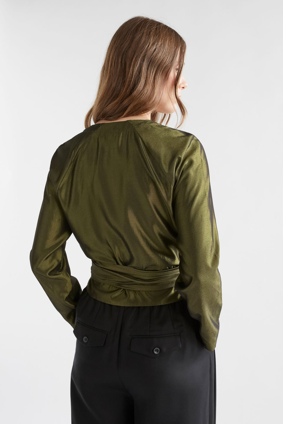 Medjal Metallic Wrap Long Sleeve Top Model Back | GOLD BLACK