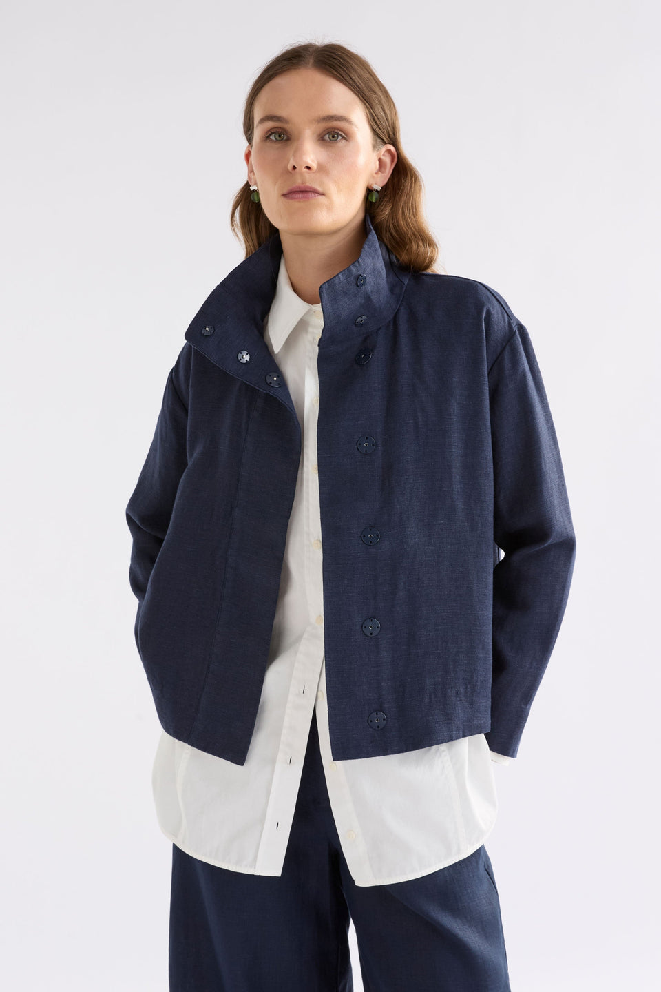 Hofer Funnel Neck Linen Snap Closure Short Jacket Model Front | MOONLIGHT
