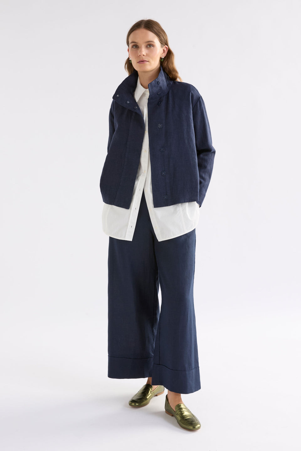 Hofer Funnel Neck Linen Snap Closure Short Jacket Model Front full Body | MOONLIGHT