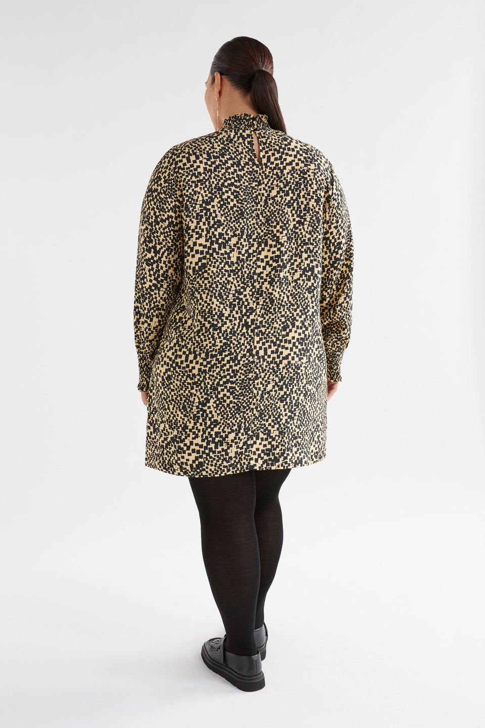 Veda Shirred Neck Detail Long Sleeve Shift Dress Curve Model Back | BEIGE SINDA PRINT