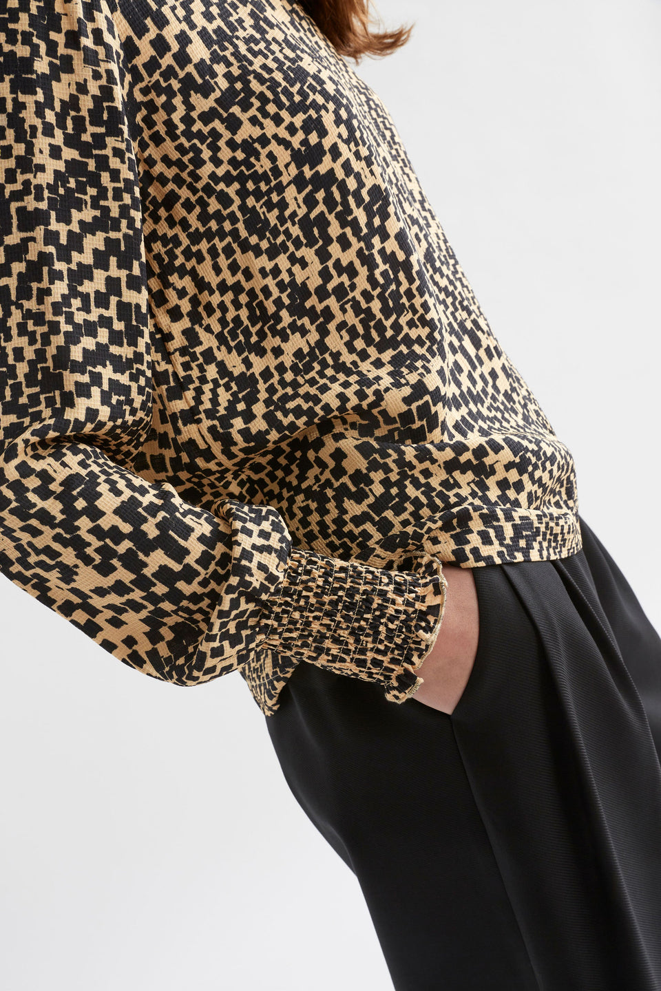 Veda Shirred Neck and Cuff Long Sleeve Top Model Sleeve Detail | BEIGE SINDA PRINT