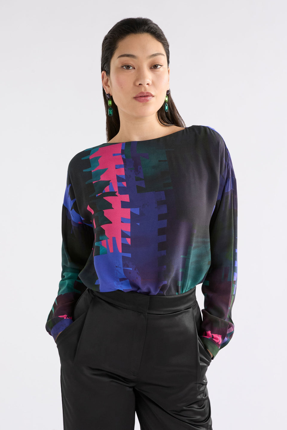 Terrase Round Neck Print Long Sleeve Print Top Model Front | LOOM PRINT