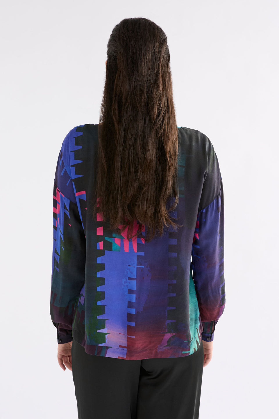 Terrase Round Neck Print Long Sleeve Print Top Model Back | LOOM PRINT