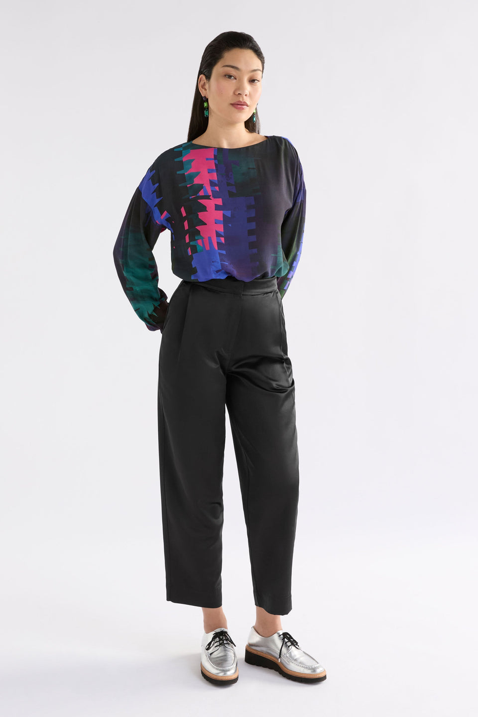 Terrase Round Neck Print Long Sleeve Print Top Model Front Full Body | LOOM PRINT