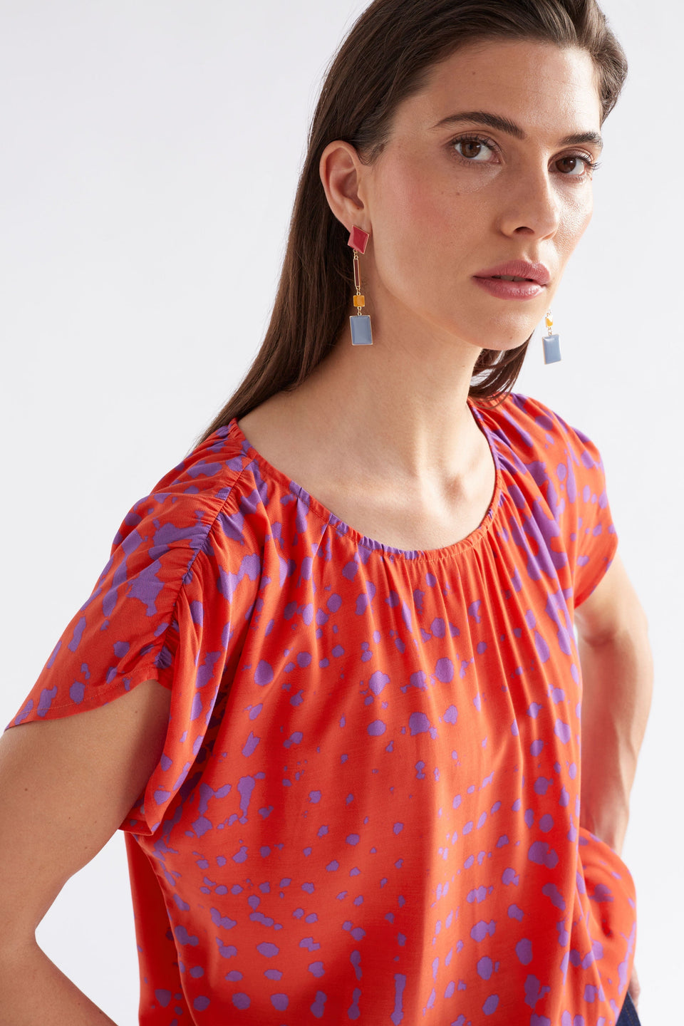 Filma Cap Sleeve Print Short Sleeve Top Model Front DETAIL| RED AERO PRINT