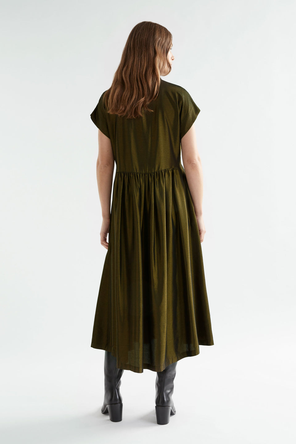 Medjal Metallic Midi Short Sleeve Shirt Dress Model Back | GOLD BLACK