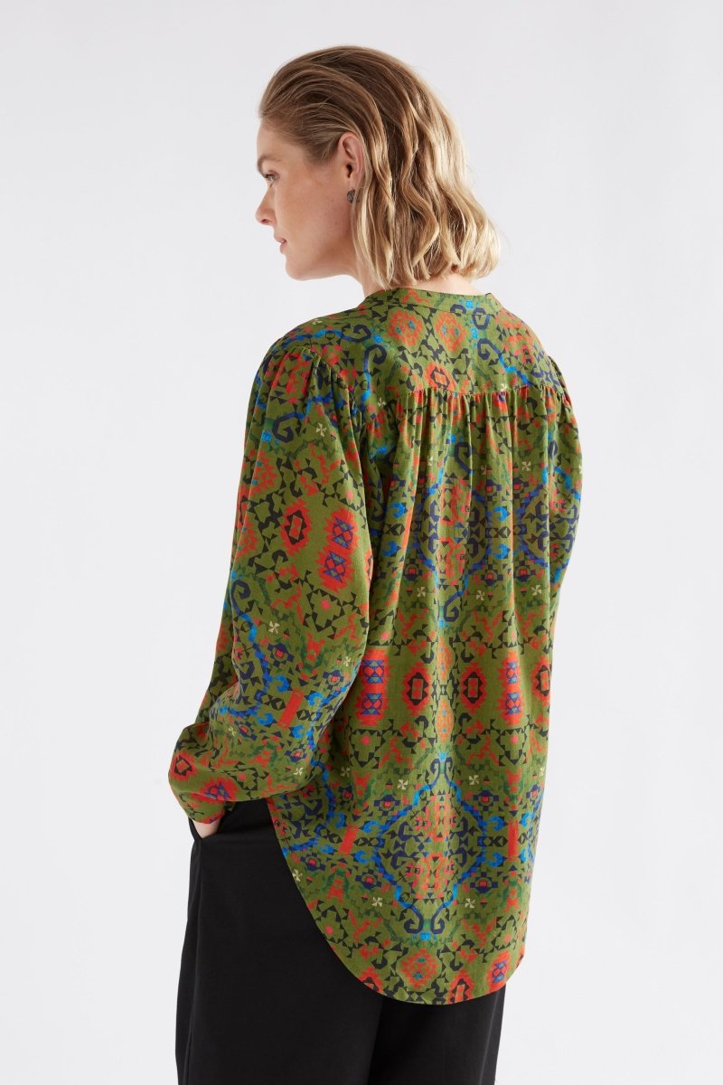 Norsk Long Sleeve Gathered Shoulder V-Neck Print Shirt Model Back | RENDA PRINT