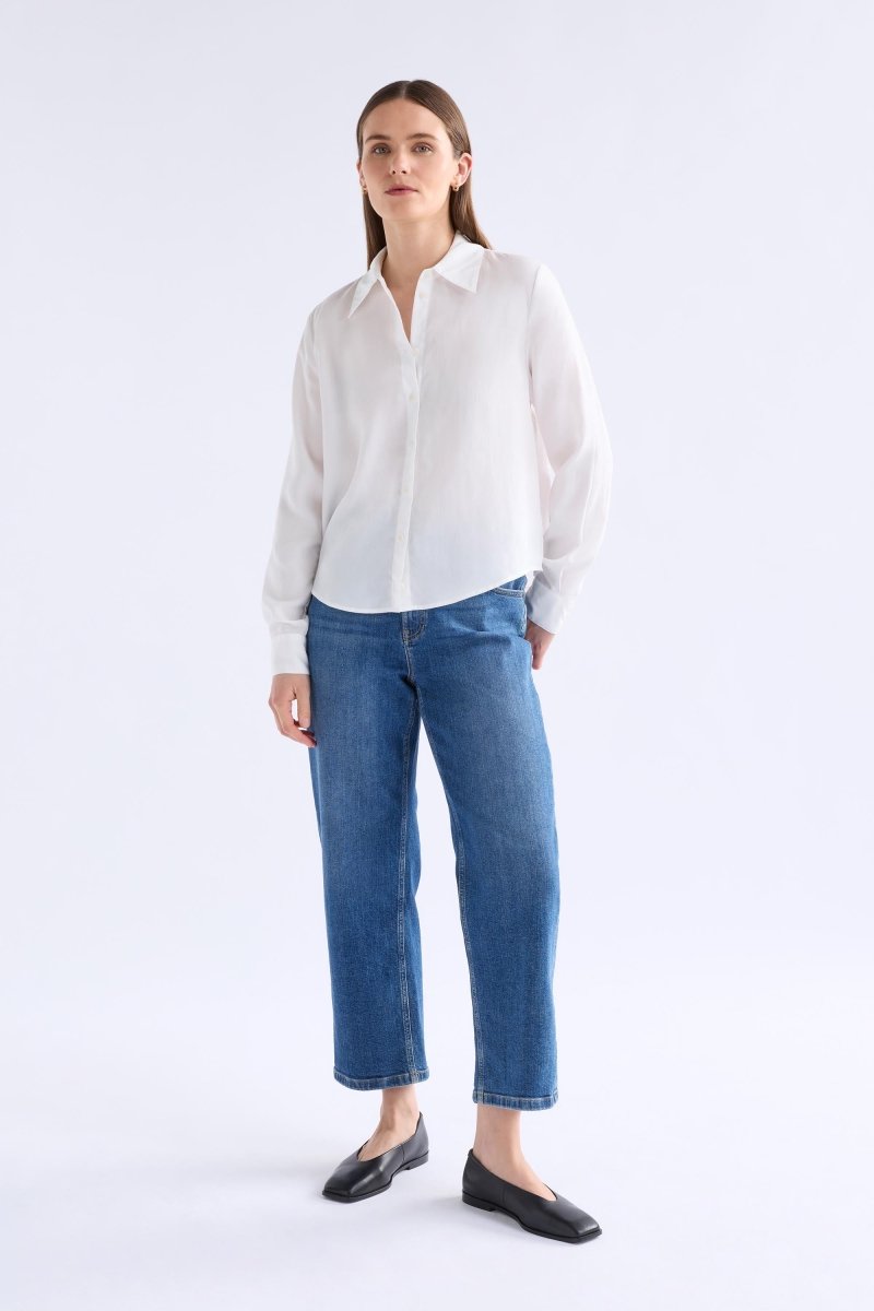 Tettu Shirt on Model | WHITE