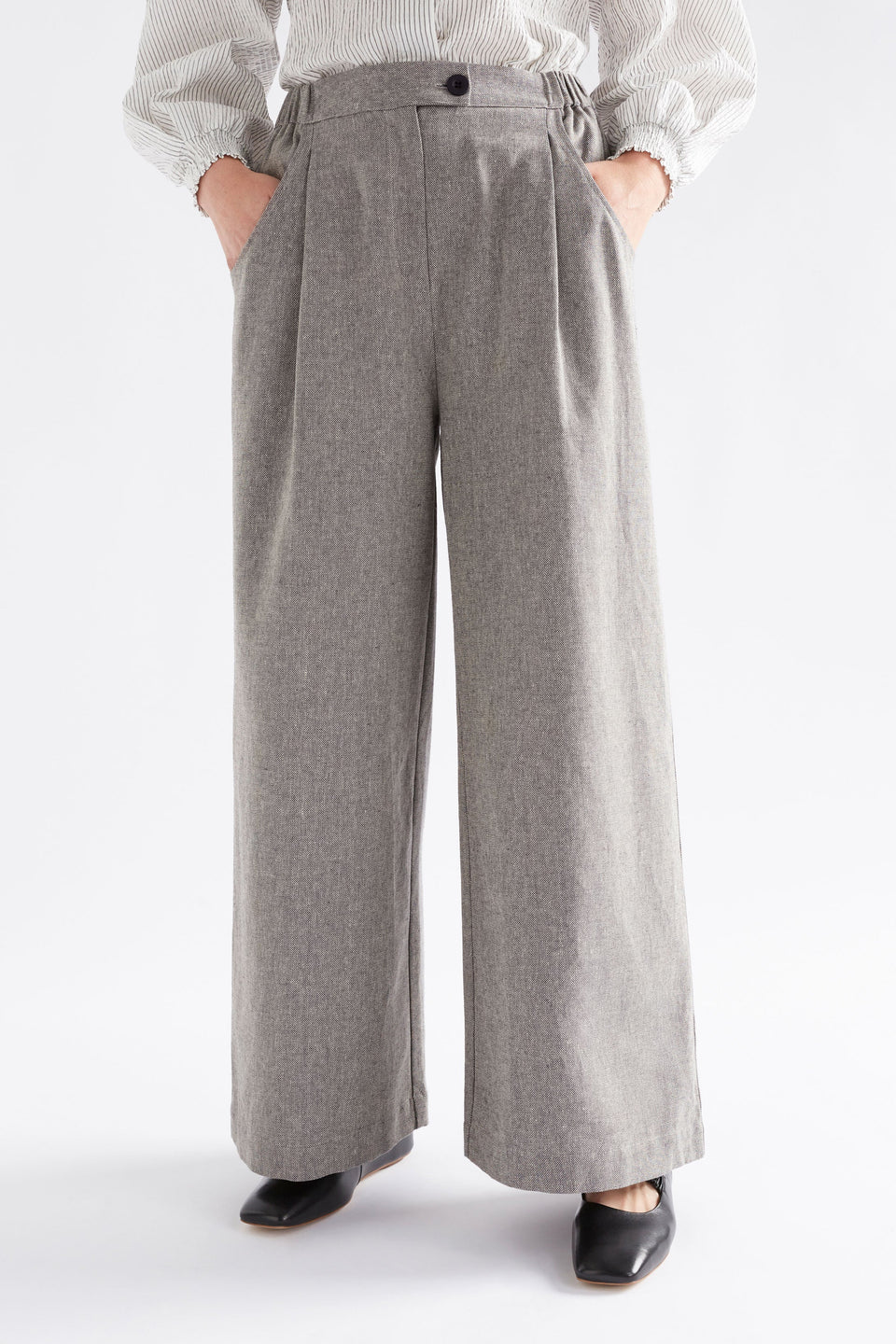 Citte Pant on Model Full Length Shot | GRAPHITE