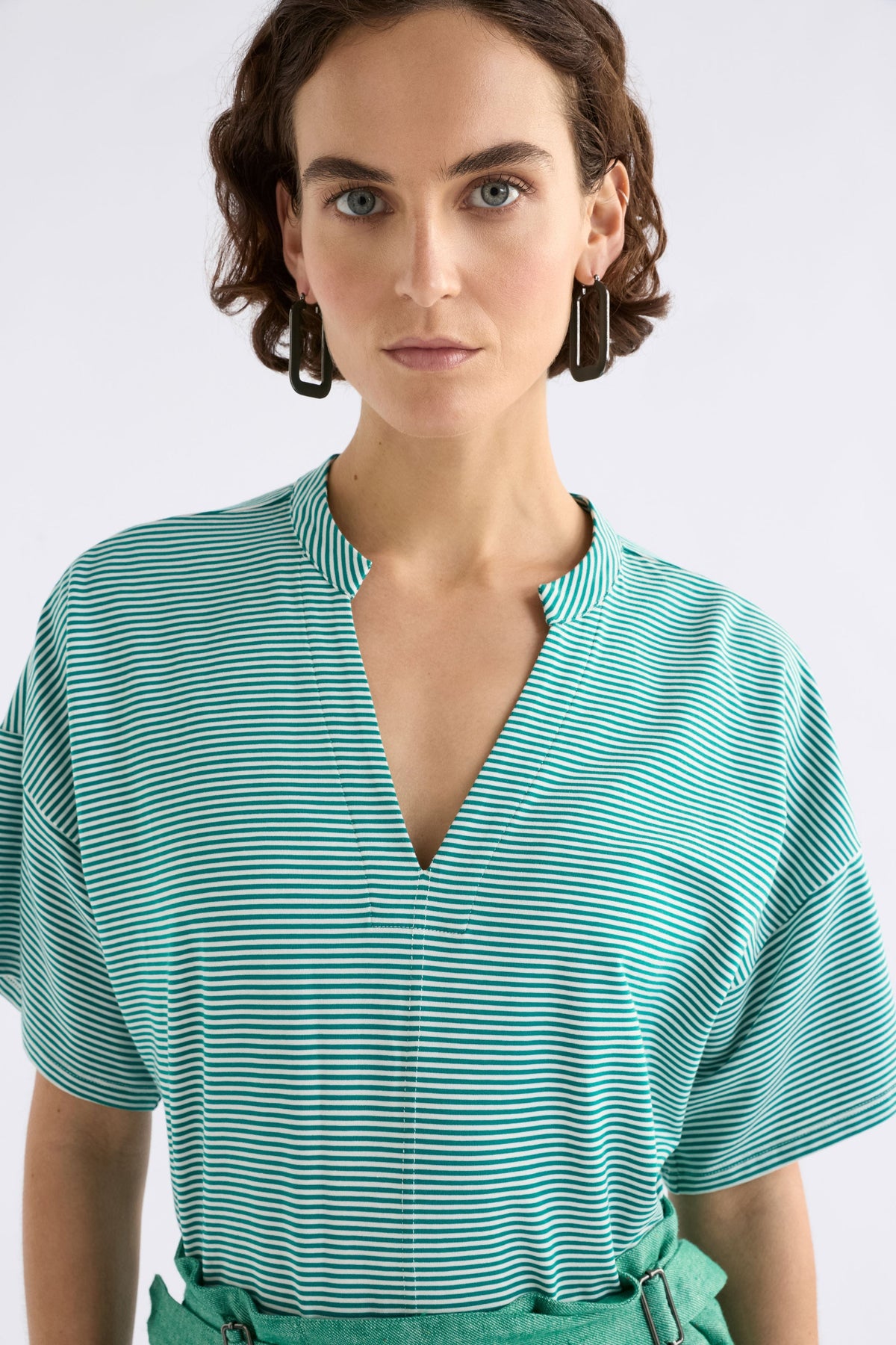 Evve V-Neck Cotton Jersey Stripe T-Shirt Model front detail | BRIGHT TEAL WHITE