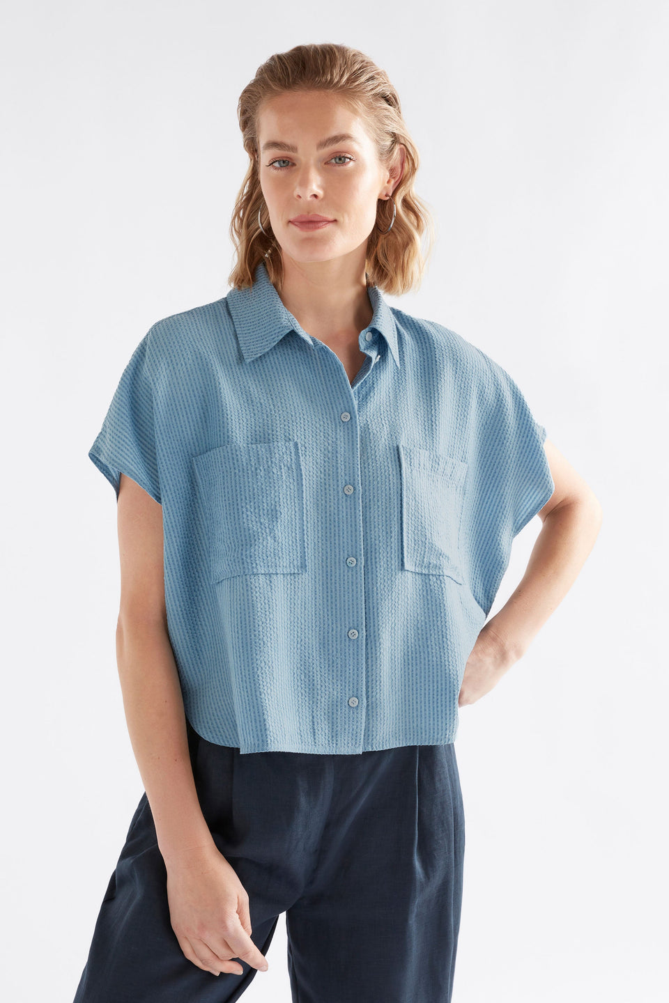 Stolt Seersucker Fine Stripe Cropped Short Sleeve Shirt ELK Model front | LIGHT WASH