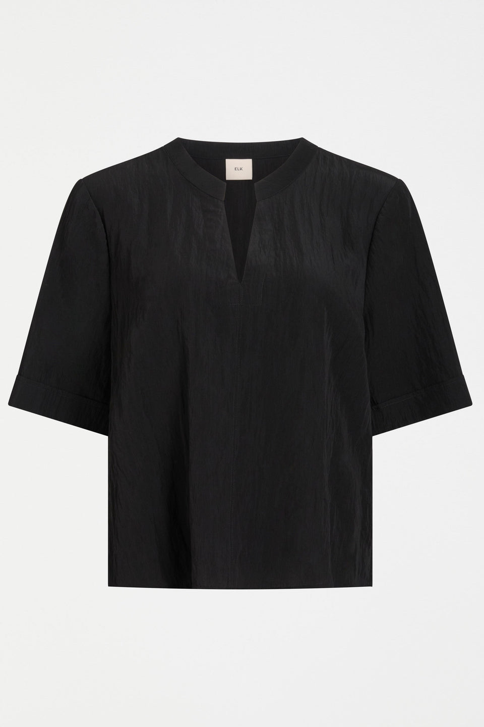 Kysten Crinkle Short Sleeve V-Neck Top Front | BLACK