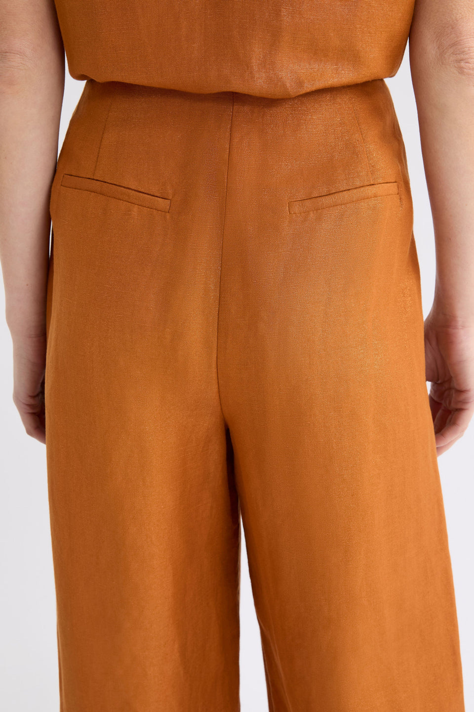 Jopa Copper Metallic High Waisted Wide Leg Linen Pant Model Back detail | COPPER