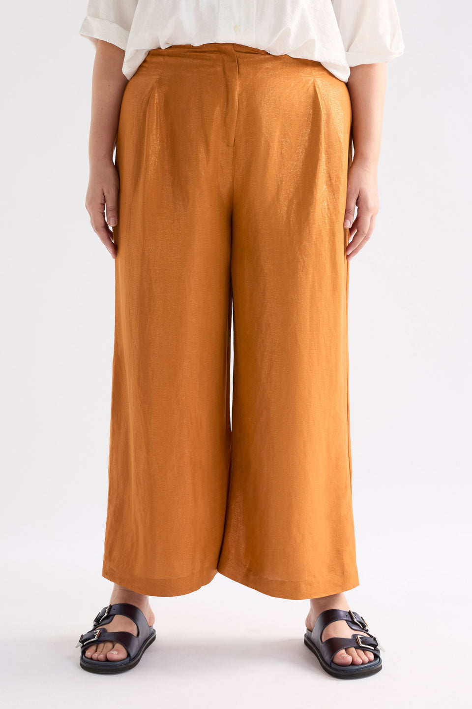 Jopa Copper Metallic High Waisted Wide Leg Linen Pant Curve Model front crop | COPPER