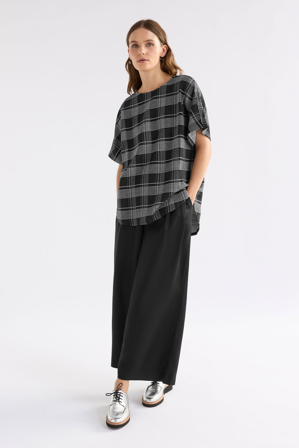 Mairea Jacquard Textured Check Stretch Tshirt Model Front Full Body | BLACK WHITE CHECK