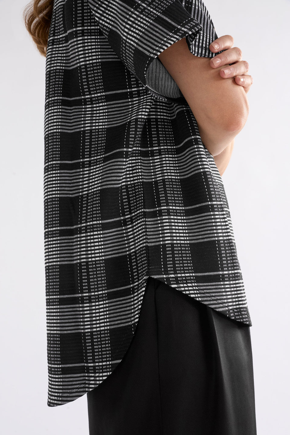 Mairea Jacquard Textured Check Stretch Tshirt Model Side Detail | BLACK WHITE CHECK