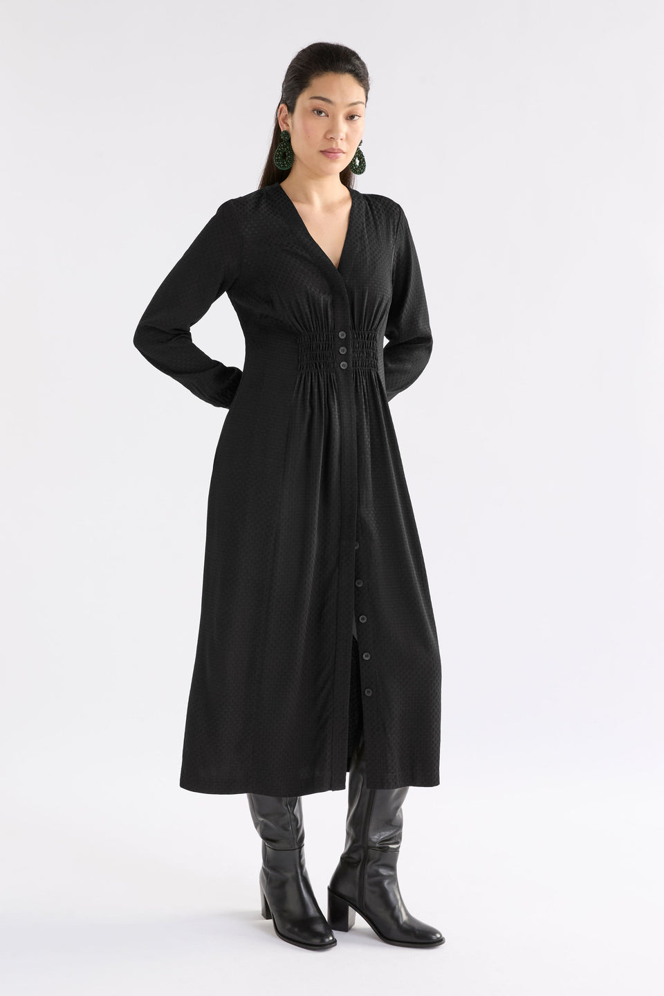 Oben Textured Spot Shirred Waisted Long Sleeve Midi Shirt Dress Model Front | BLACK
