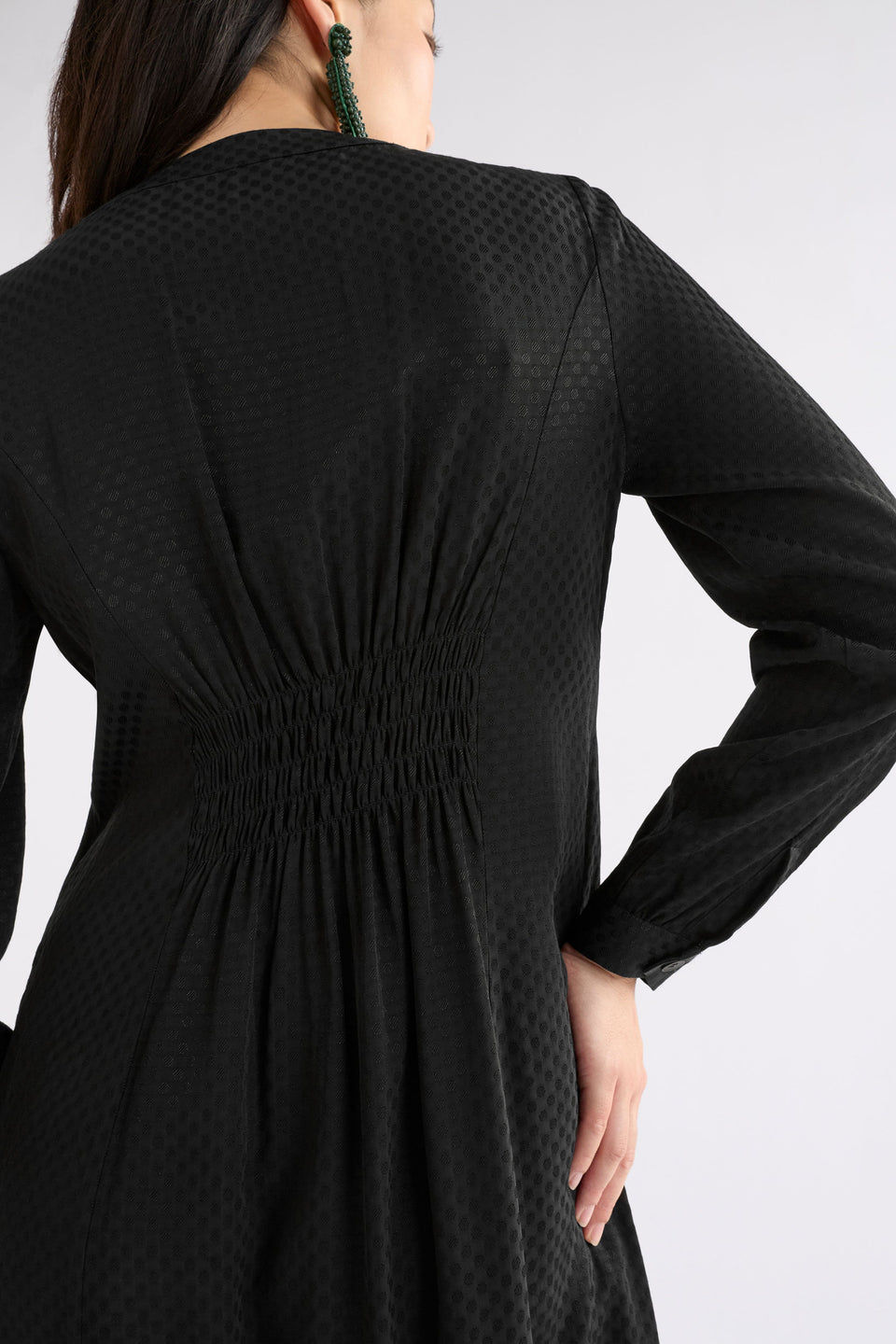 Oben Textured Spot Shirred Waisted Long Sleeve Midi Shirt Dress Model Back Detail | BLACK