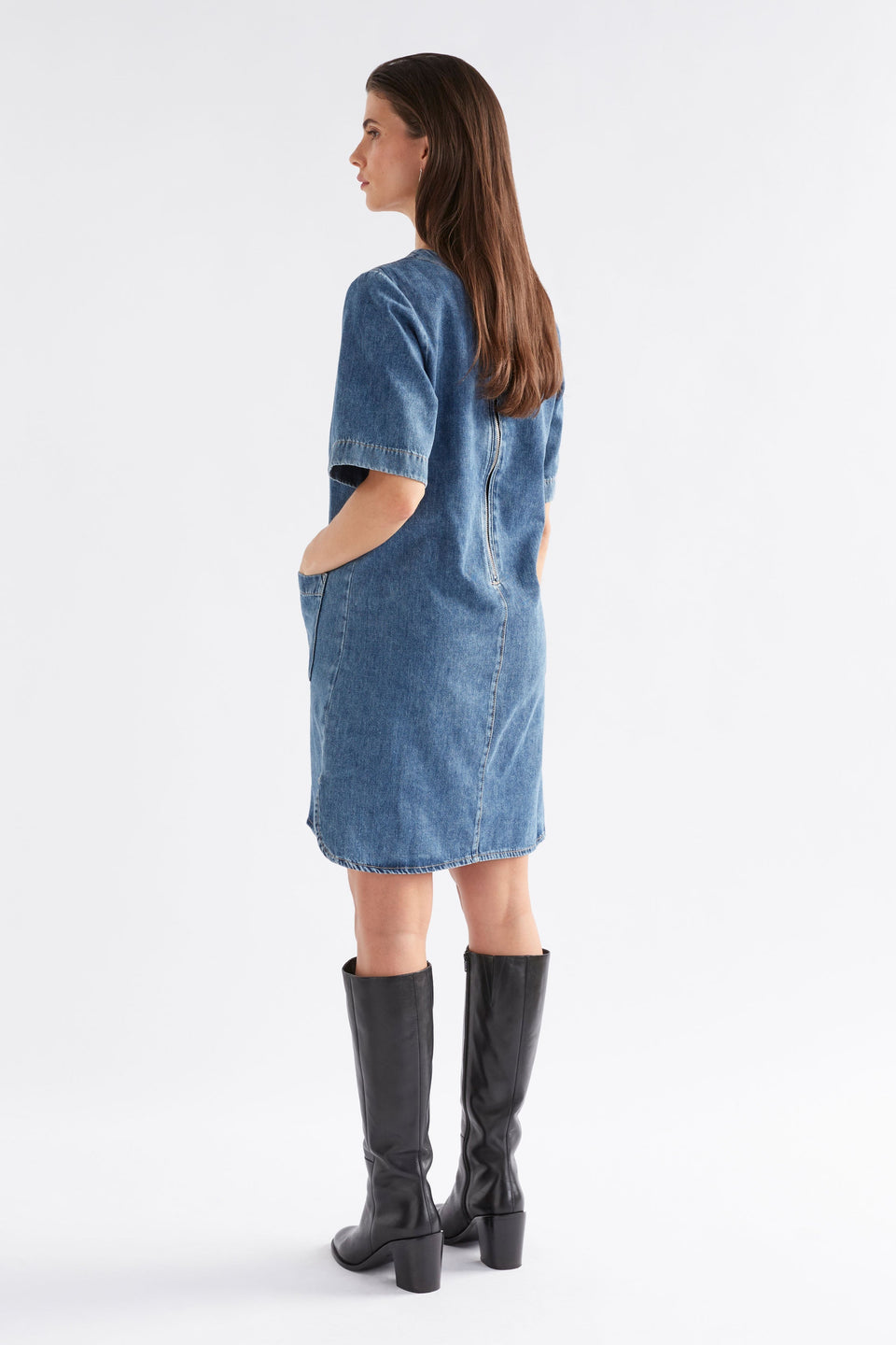 Rittra Chambray T-Shirt Shift Denim Dress Model Side Back | CHAMBRAY BLUE