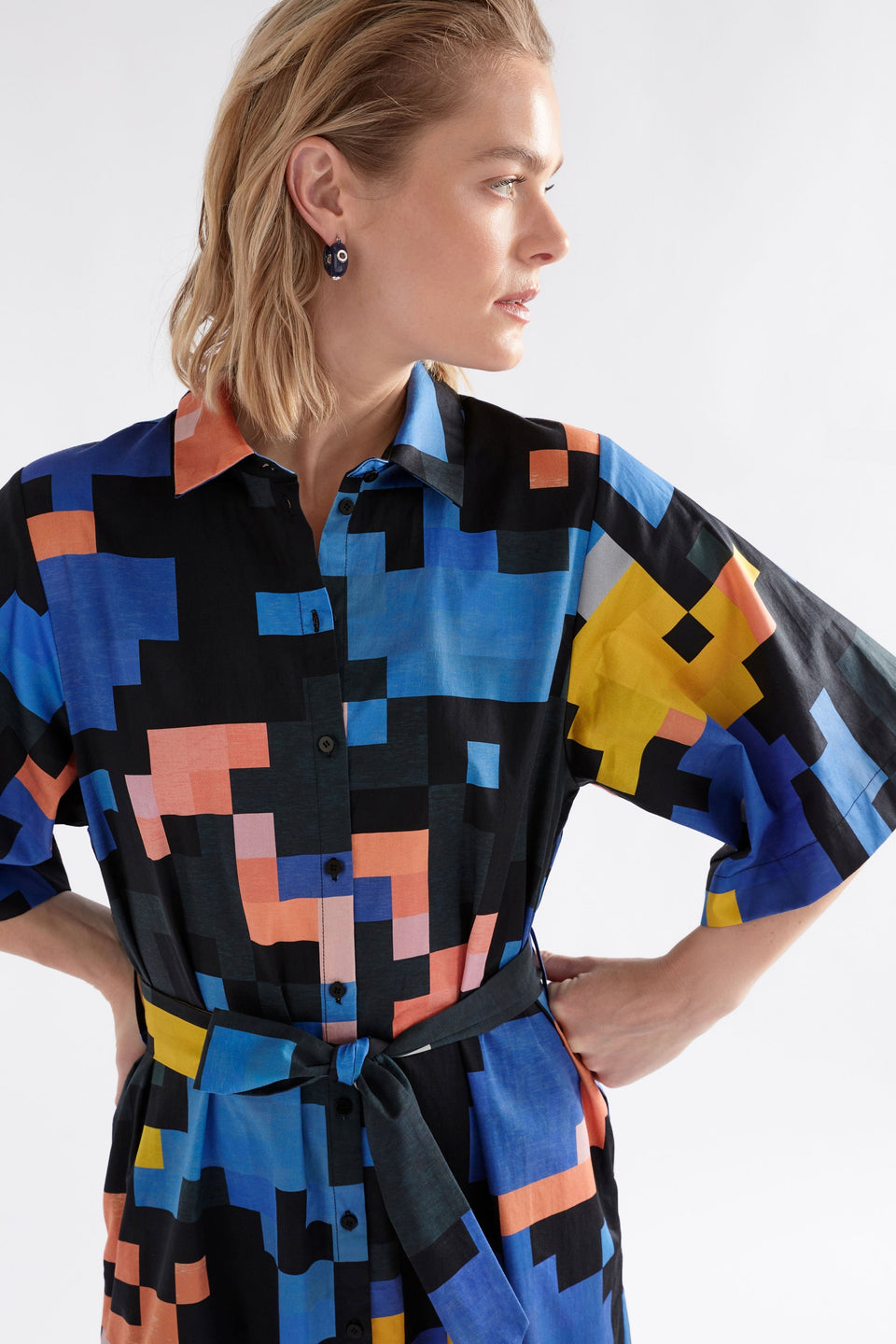 Grand Wide Short Sleeve Print Midi Shirt Dress Model Front crop | LUCENT PRINT