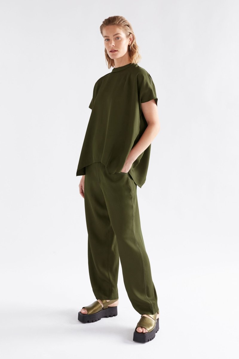 Hullu Mid Rise Contrast Top-Stitch Straight Leg Pant Model Front angled | BRIGHT OLIVE