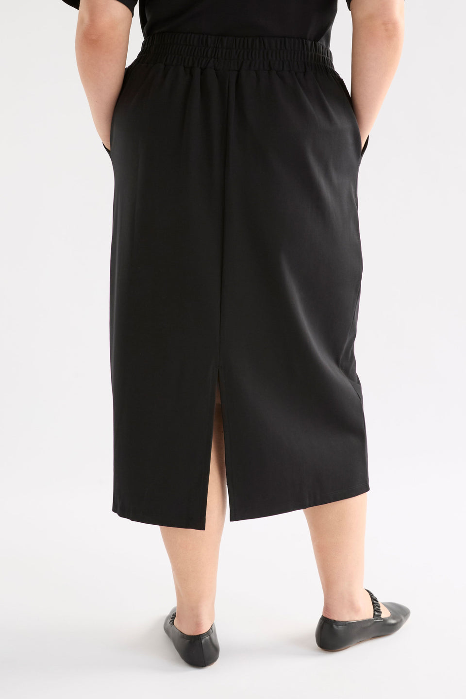 Mana Skirt on Model back split detail | BLACK