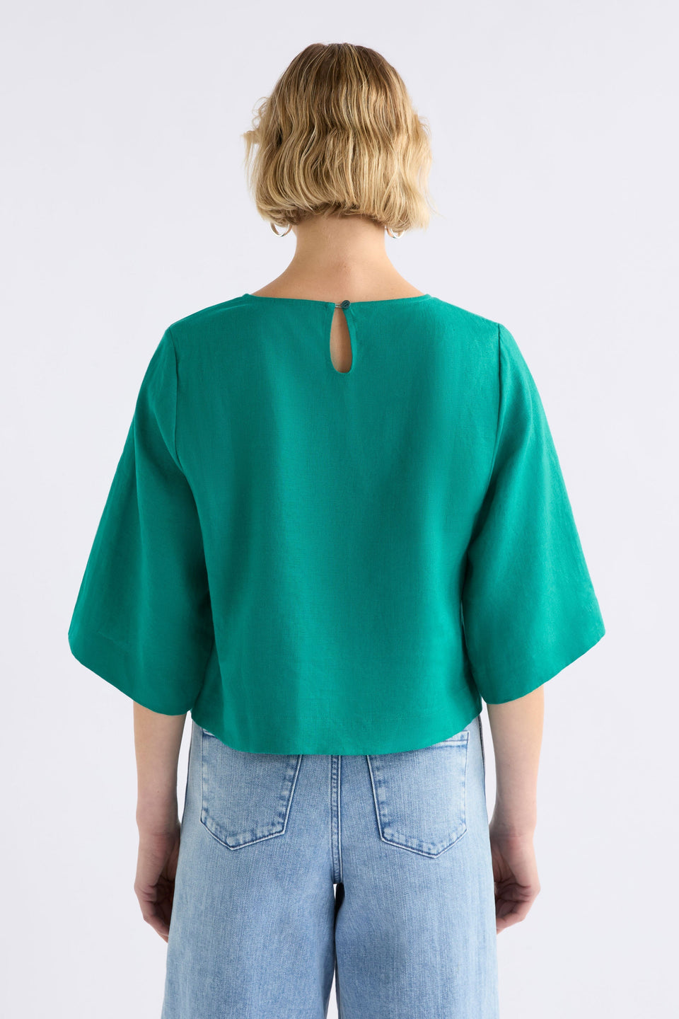 Llinen Boxy Elbow Length Sleeve Round Neck Linen Cropped Top Model Back | BRIGHT TEAL