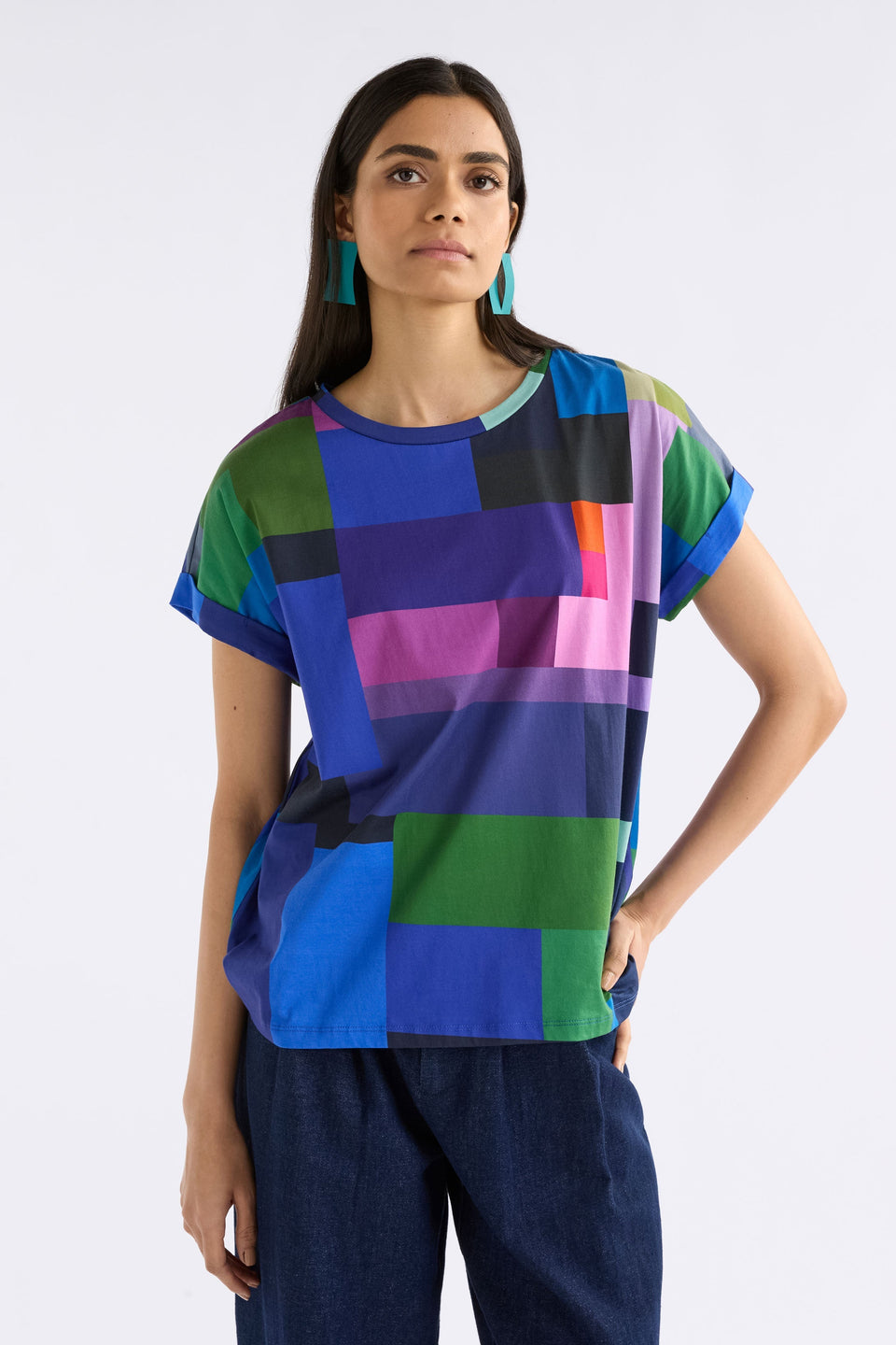 Lento Organic Cotton Bold Print Rolled Sleeve T-shirt Model Front | LUCENT TEE PRINT