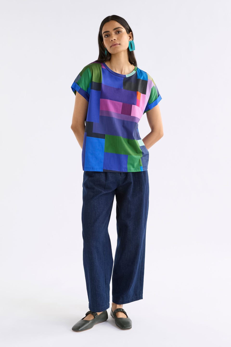 Lento Organic Cotton Bold Print Rolled Sleeve T-shirt Model Front Full body | LUCENT TEE PRINT