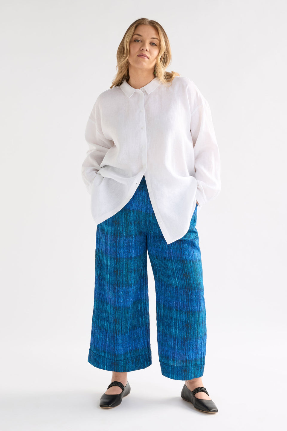 Vaalli Pant on Curve Model | MIKKO PRINT
