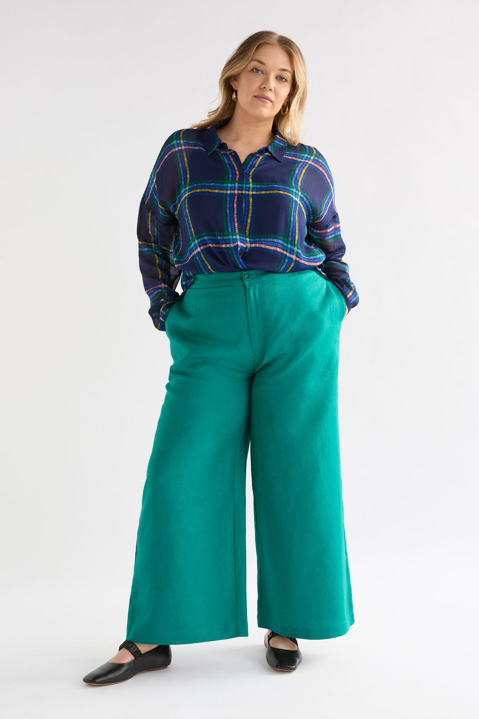 Anneli French Linen Wide Leg High Waisted Long Pant Curve Model Front | TEAL